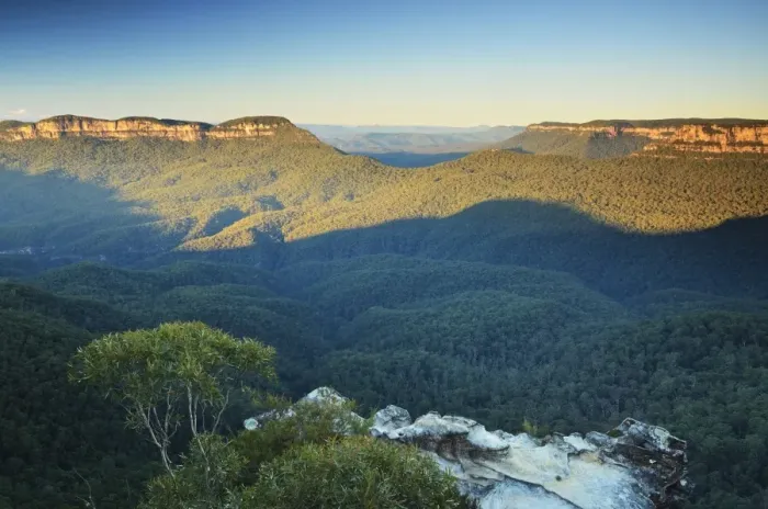 Framed Print : Mt Solitary and Jamison Valley, Blue Mountains
