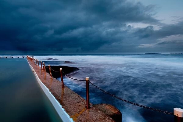 Narrabeen rock pool by christopher chan