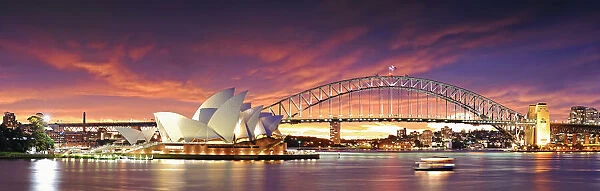 Panoramic view of Sydney Opera House