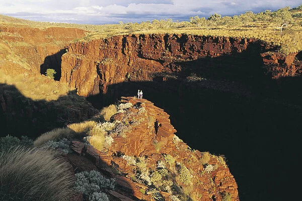 People at Oxers Lookout, Karijini National Park, Western Australia
