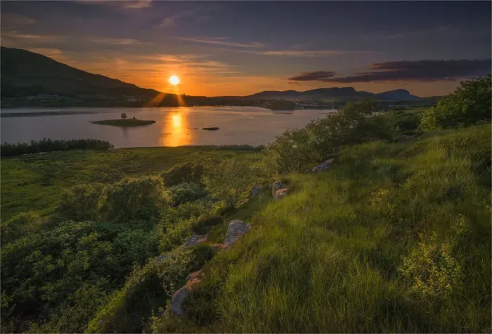 Framed Print : Portree Harbour sunset