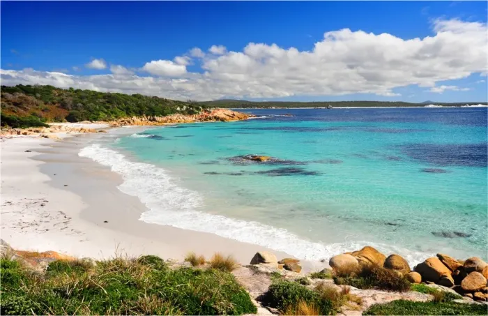 Framed Print : Purdon bay, on the Eastern coastline of the island state, Tasmania, Australia
