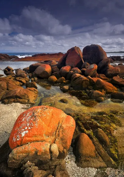 Framed Print : Red bBoulders at British Admirals Beach Framed Print : Red bBoulders at British Admirals Beach