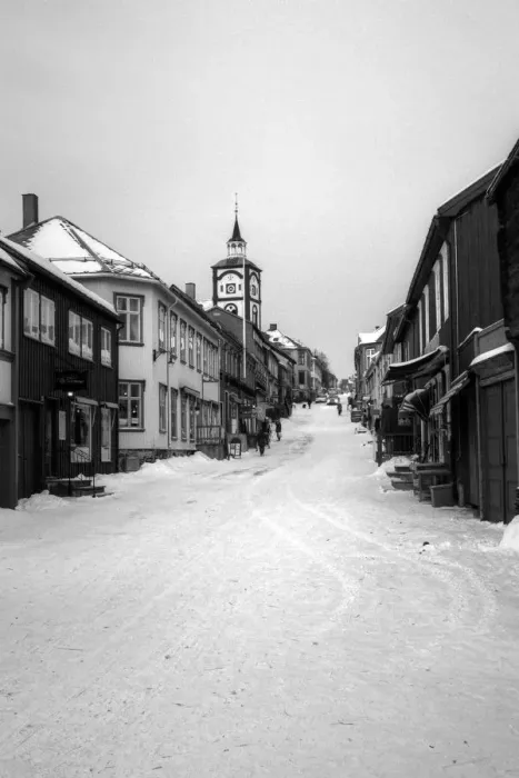 Framed Print : Roros old town main church street in winter snow