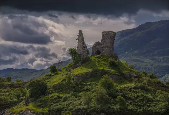 Framed Print : Ruined castle, Kyleakin, Isle of Skye, Scotland, United Kingdom
