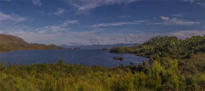 Framed Print : Scenic view of Lake Pedder in the south west wilderness of Tasmania, Australia