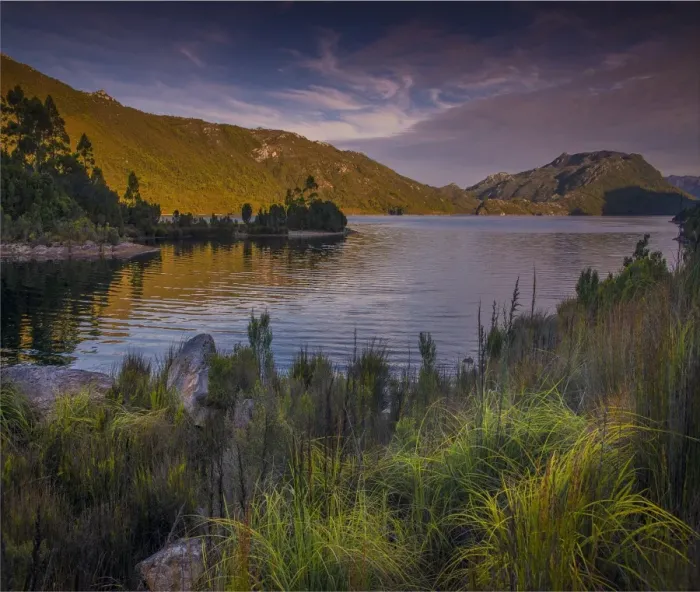 Framed Print : Scenic view of Lake Pedder in the south west wilderness of Tasmania, Australia
