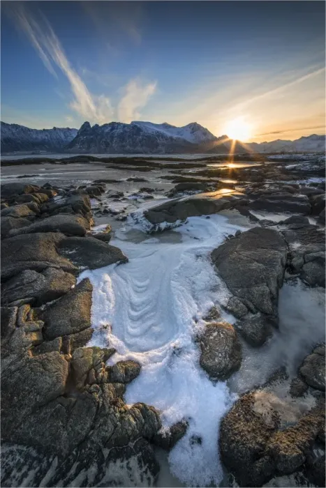 Framed Print : A scenic viewpoint in winter near Vestagoya, on the Lofoten Peninsular, Norway