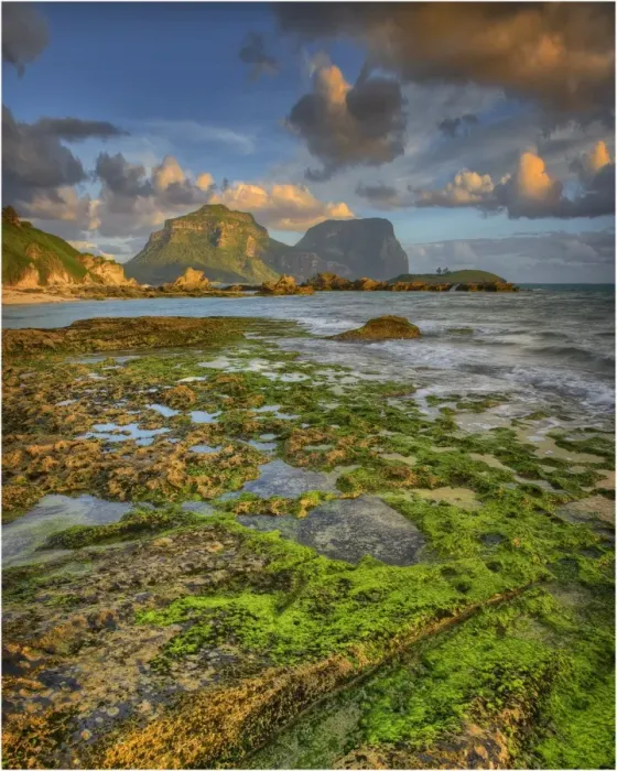 Framed Print : Scenically beautiful and a world heritage designated location, Lord Howe Island lies between the South Pacific ocean and the Tasman sea off the coast of New South Wales, Australia