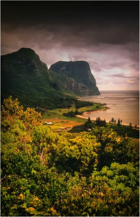 Framed Print : Scenically beautiful and a world heritage designated location, Lord Howe Island lies between the South Pacific ocean and the Tasman sea off the coast of New South Wales, Australia