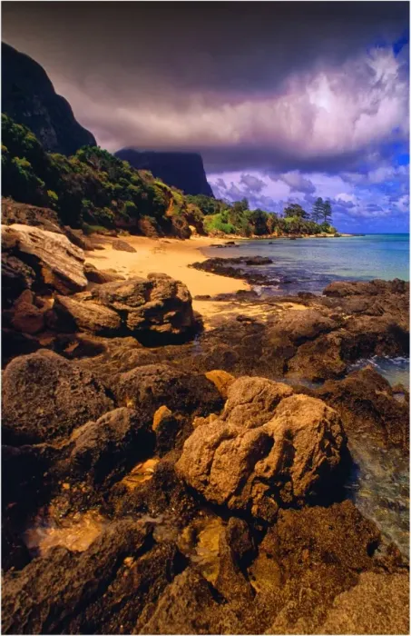 Framed Print : Scenically beautiful and a world heritage designated location, Lord Howe Island lies between the South Pacific ocean and the Tasman sea off the coast of New South Wales, Australia