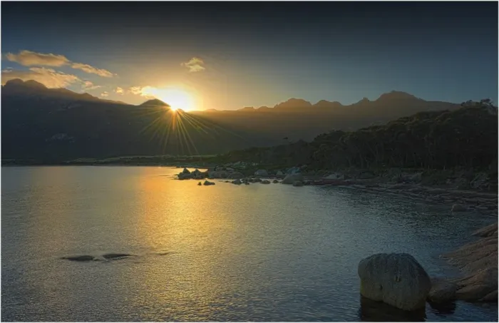 Framed Print : Strzelecki dawn, Flinders Island, part of the Furneaux group, eastern Bass Strait, Tasmania