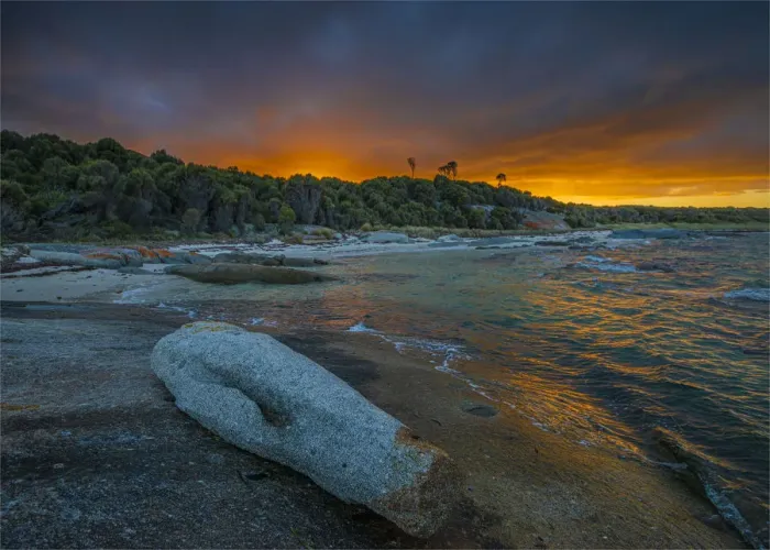 Framed Print : Sunrise at Blue Rocks on Flinders Island, Bass Strait, Tasmania