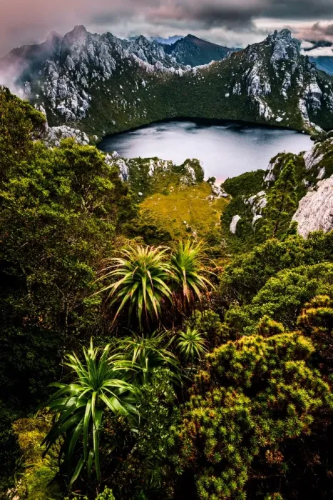 Framed Print : Sunrise over Lake Oberon in Western Arthurs, Southwest Tasmania Framed Print : Sunrise over Lake Oberon in Western Arthurs, Southwest Tasmania
