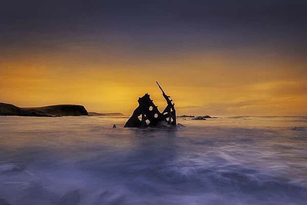 Sunrise at the shipwreck, the SS Specke