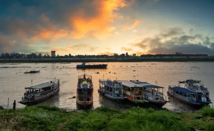 Framed Print : Sunrise View of Mekong River with Passenger Ferries at Siem Reap, Cambodia