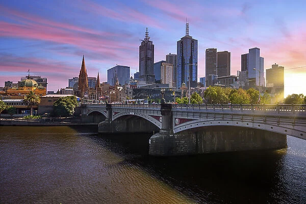 Sunrise View of Princes Bridge Spanning the Yarra River and the City Skyline of Melbourne CBD, Victoria, Australia