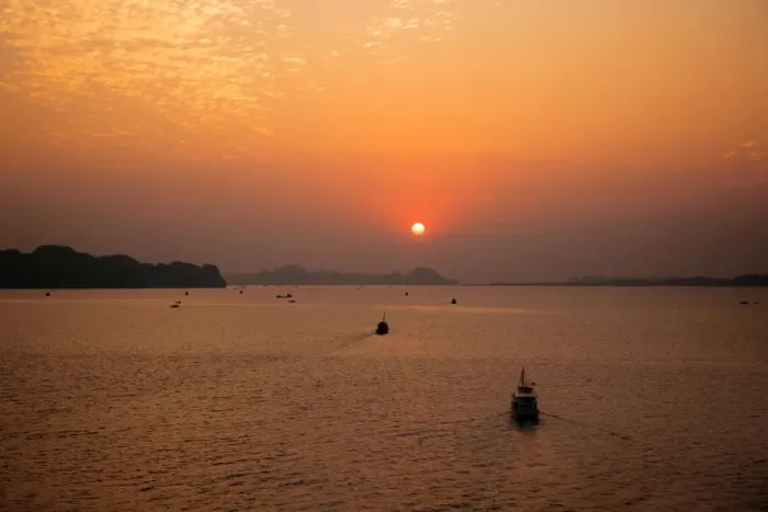 Framed Print : Sunset at Ha Long Bay, Quang Ninh Province, Vietnam Framed Print : Sunset at Ha Long Bay, Quang Ninh Province, Vietnam