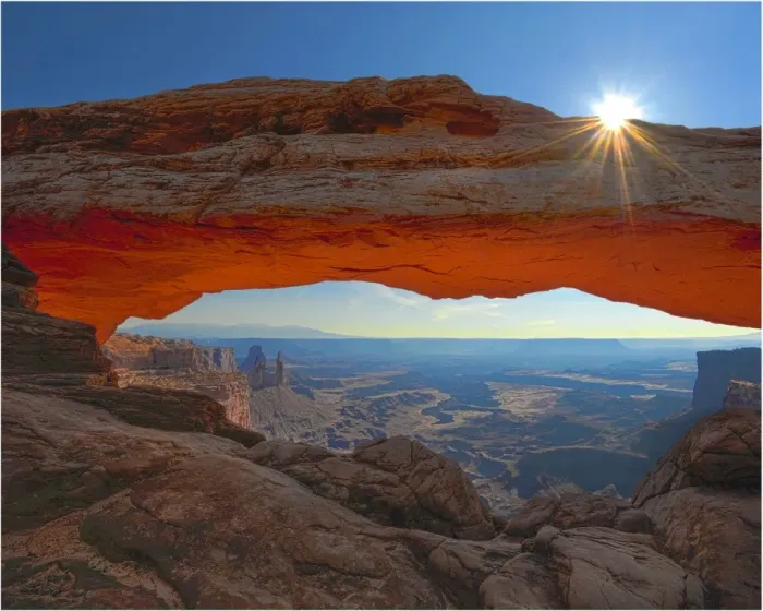 Framed Print : Sunstar and morning light at Mesa Arch, Canyonlands National Park, Utah Framed Print : Sunstar and morning light at Mesa Arch, Canyonlands National Park, Utah