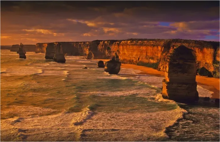 Framed Print : View to the 12 apostles on the Shipwreck coastline near Port Campbell, Victoria