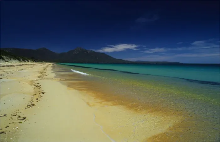 Framed Print : A view of the beach in the Freycinet National park, eastern coastline of Tasmania