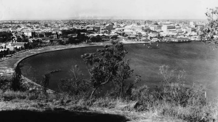 Framed Print : Perth. A view of the city of Perth on the coast of Western Australia, circa 1935