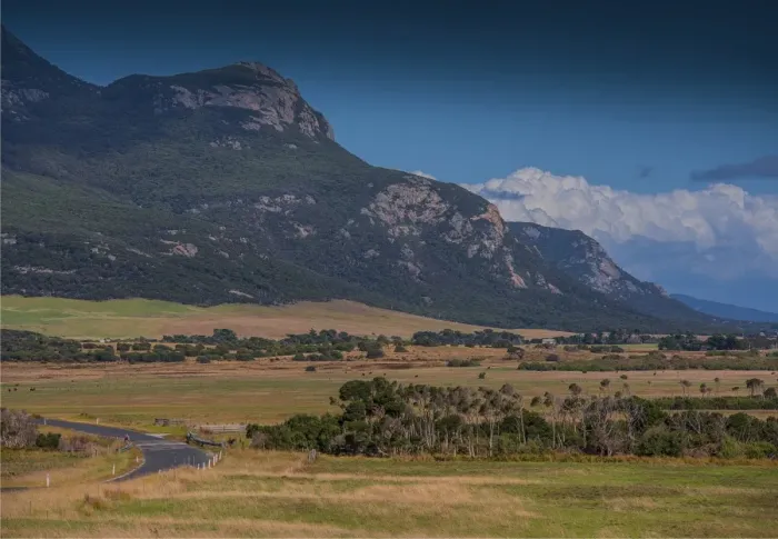 Framed Print : View across countryside towards the Strzelecki mountains, Flinders Island, Bass Strait, Tasmania, Australia Framed Print : View across countryside towards the Strzelecki mountains, Flinders Island, Bass Strait, Tasmania, Australia