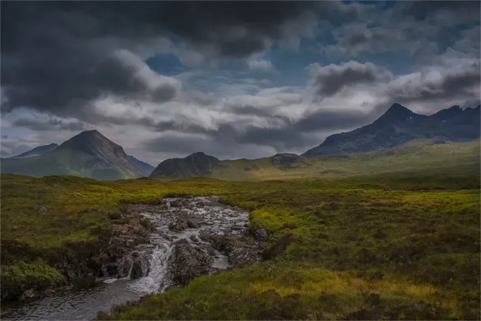 Framed Print : view to the Cuillins, a dramatic mountain range on the Isle of Skye, Inner Hebrides, Scotland