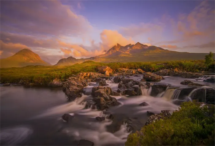 Framed Print : view to the Cuillins, a dramatic mountain range on the Isle of Skye, Inner Hebrides, Scotland