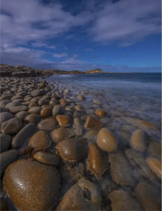 Framed Print : A view of Egg beach on the west coastline of Flinders Island, Bass Strait, Tasmania, Australia