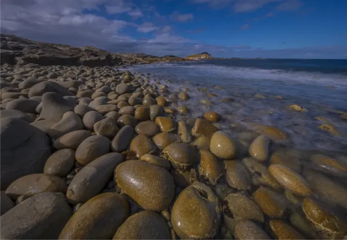 Framed Print : A view of Egg beach on the west coastline of Flinders Island, Bass Strait, Tasmania, Australia