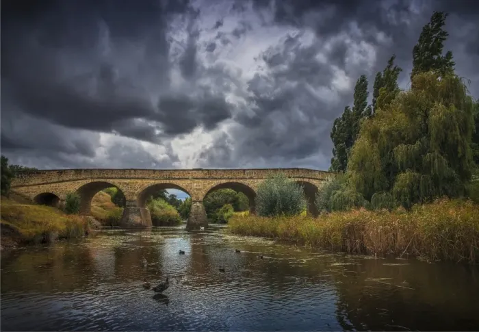 Framed Print : A view to the historic convict built bridge at Richmond in southern Tasmania, Australia