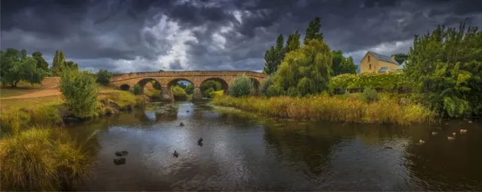 Framed Print : A view to the historic convict built bridge at Richmond in southern Tasmania, Australia Framed Print : A view to the historic convict built bridge at Richmond in southern Tasmania, Australia