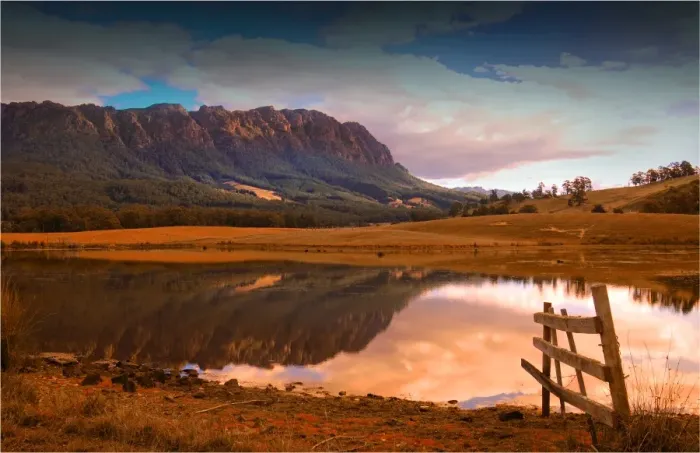 Framed Print : A view to mount Roland near the rural town of Sheffield, in central Tasmania Framed Print : A view to mount Roland near the rural town of Sheffield, in central Tasmania
