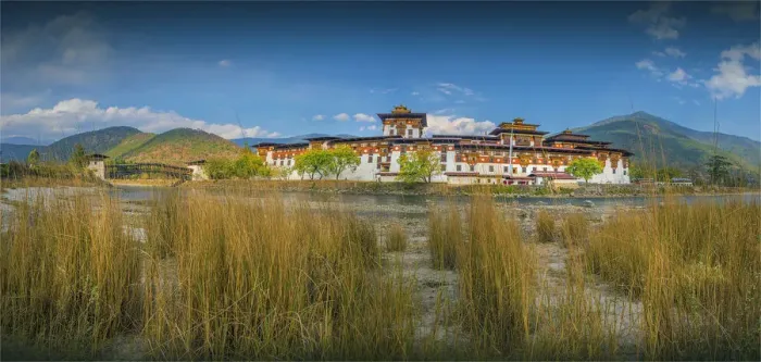Framed Print : A view of the Panukha Dzong, in East central Bhutan
