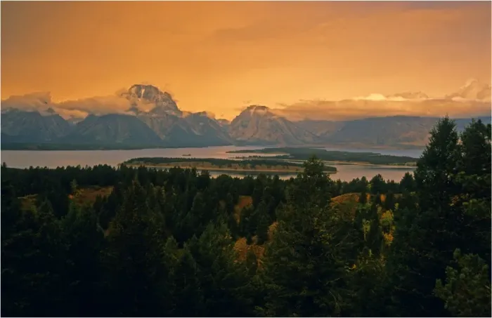 Framed Print : The view from the summit of Signal mountain to the Teton Range, Wyoming, USA Framed Print : The view from the summit of Signal mountain to the Teton Range, Wyoming, USA