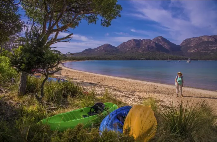 Framed Print : Walking the beach at Freycinet National Park, east coastline of Tasmania