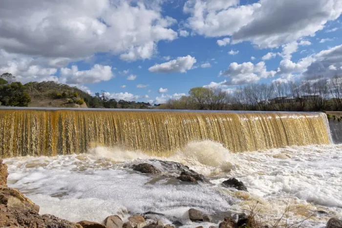 Framed Print : Water Flowing over Marsden Weir, Goulburn, New South Wales