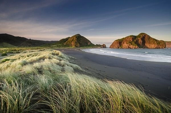Whatipu. A remote Auckland west coast beach on the Northern side of the