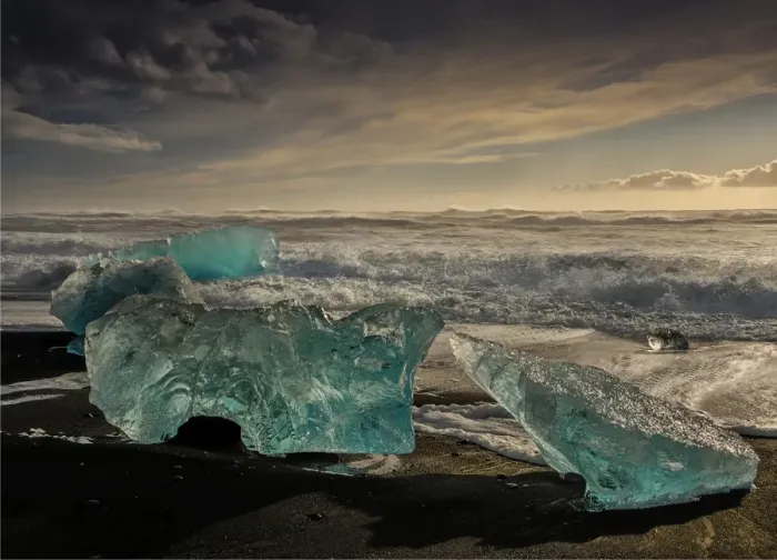 Framed Print : Winter scene at Jokulsarlon beach, Southern Iceland