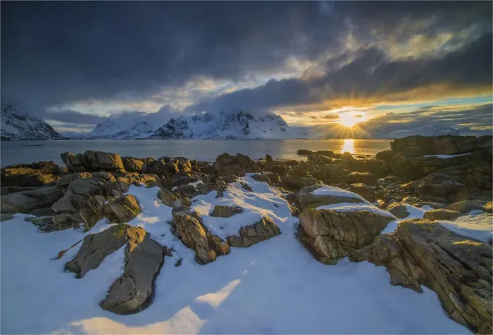 Framed Print : Winter time at Vareidsundet, Lofoten, the Arctic circle of Norway