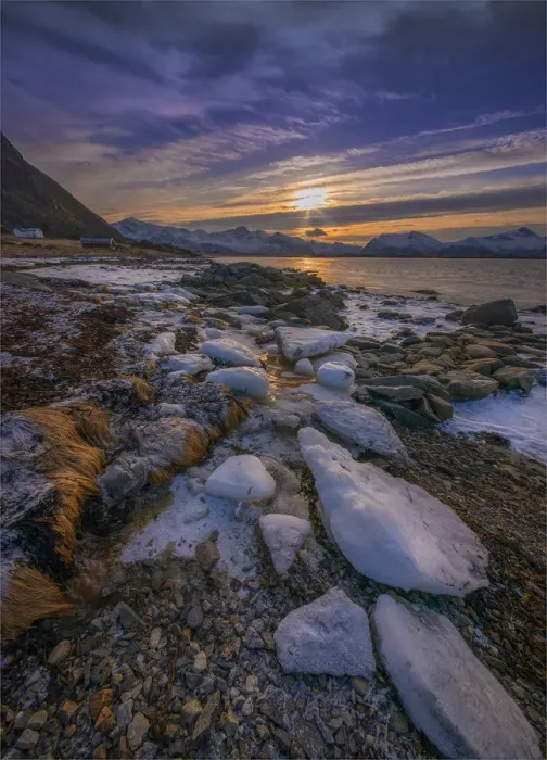 Framed Print : The Winter Wonderland of the Lofoten Peninsular, Arctic circle, Norway Framed Print : The Winter Wonderland of the Lofoten Peninsular, Arctic circle, Norway