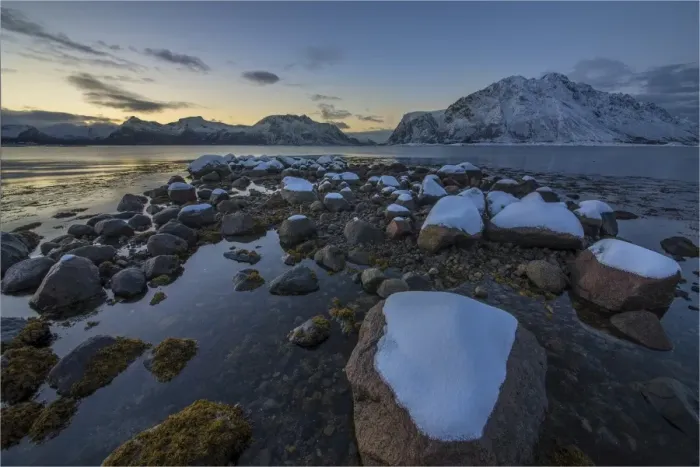 Framed Print : The Winter Wonderland of the Lofoten Peninsular, Arctic circle, Norway Framed Print : The Winter Wonderland of the Lofoten Peninsular, Arctic circle, Norway