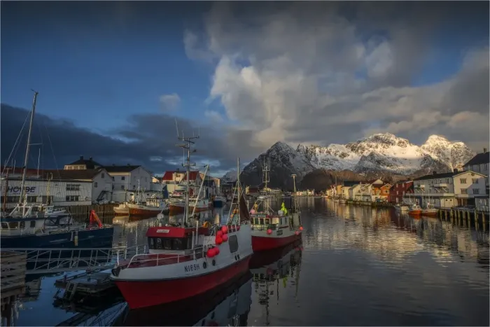 Framed Print : The Winter Wonderland of the Lofoten Peninsular, Arctic circle, Norway Framed Print : The Winter Wonderland of the Lofoten Peninsular, Arctic circle, Norway