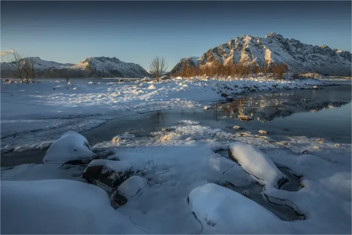 Framed Print : The Winter Wonderland of the Lofoten Peninsular, Arctic circle, Norway Framed Print : The Winter Wonderland of the Lofoten Peninsular, Arctic circle, Norway