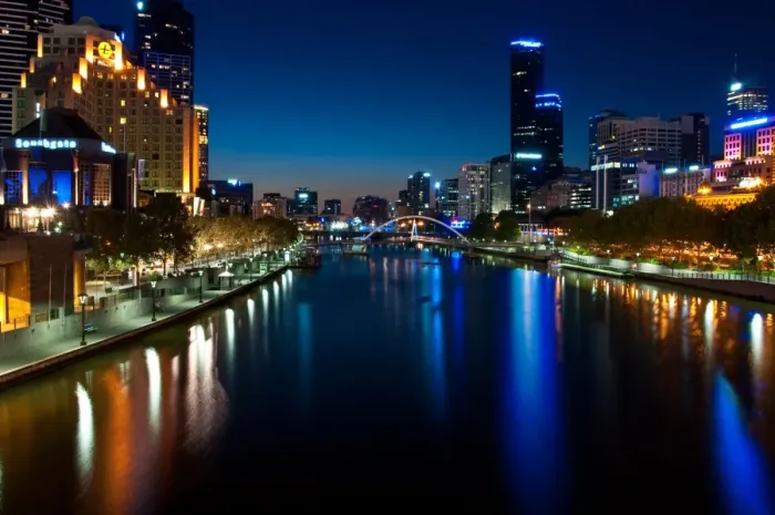 Framed Print : Yarra River, Melbourne, Australia Framed Print : Yarra River, Melbourne, Australia