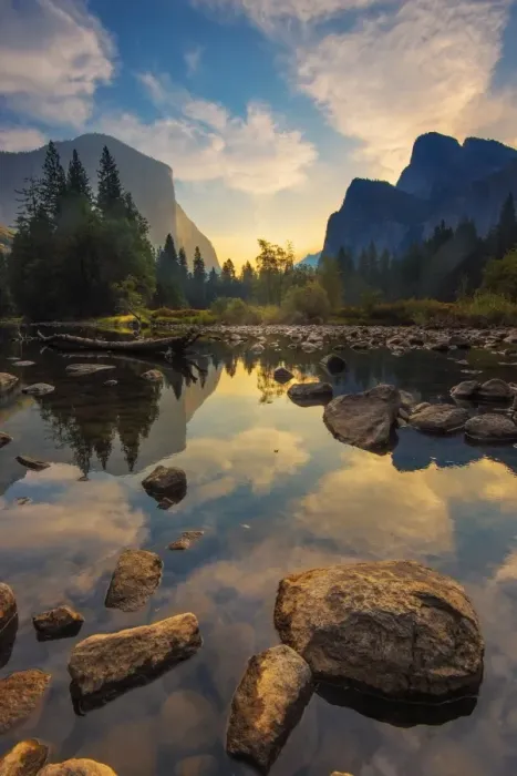 Framed Print : Yosemite U-shape valley at morning