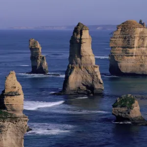 12 APOSTLES, PORT CAMPBELL NAT L PARK