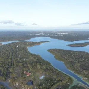 Imagen aérea del Embalse de Agua Tingalpa en Brisbane, Queensland.