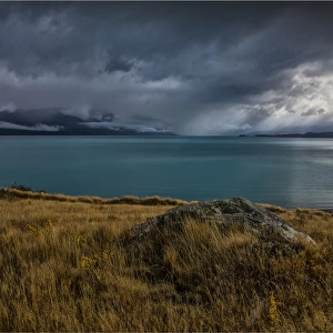 Approaching storm at Lake Putaki